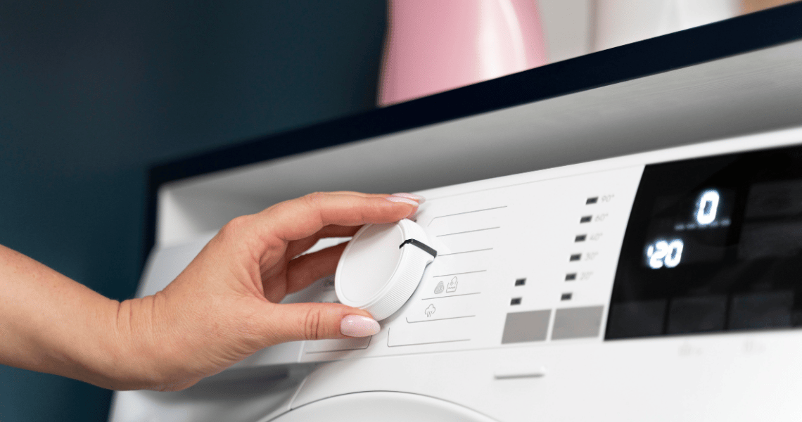 El migdia és la nova nit: quan és millor consumir electricitat?